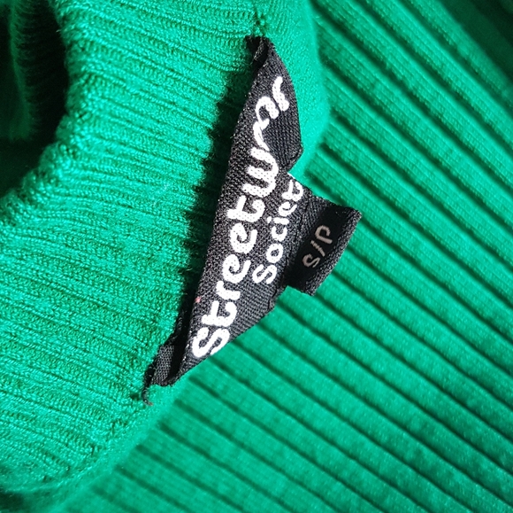 Streetwear Society Green V-neck Sweater - Picture 3 of 4